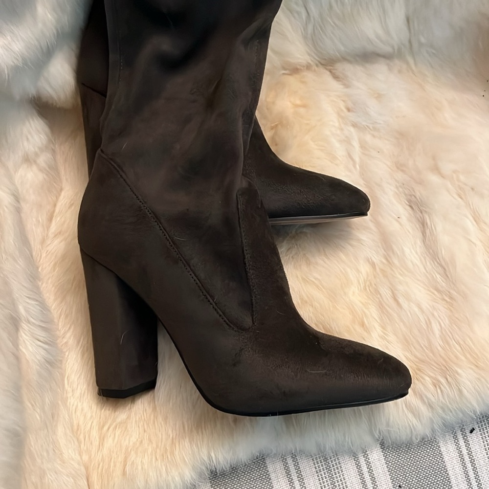 Over the knee green olive boots - Picture 3 of 4